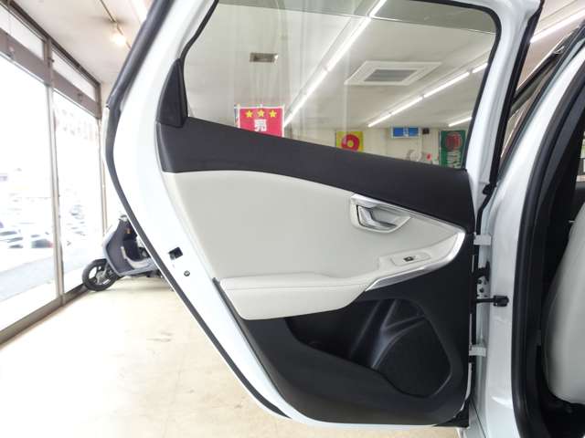 ボルボ Ｖ４０ Ｄ４ ディーゼルターボ H28年 () 99