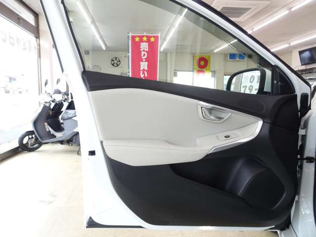 ボルボ Ｖ４０ Ｄ４ ディーゼルターボ H28年 () 99
