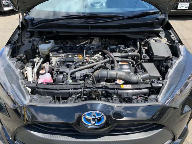 トヨタ ヤリス １．５ ハイブリッド Ｘ Ｅ－ＦＯＵＲ ４ＷＤ R3年 () 99