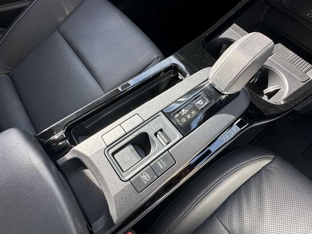 トヨタ プリウスＰＨＶ ２．０ プラグインハイブリッド Ｚ R5年 (東海) 99