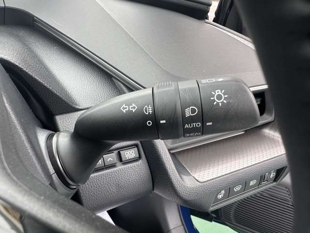トヨタ プリウス ２．０ Ｚ Ｅ－ＦＯＵＲ ４ＷＤ R5年 (東海) 99