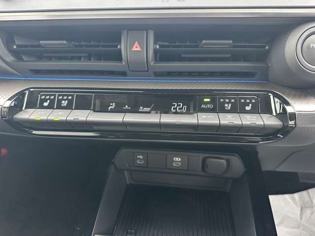 トヨタ プリウス ２．０ Ｚ Ｅ－ＦＯＵＲ ４ＷＤ R5年 (東海) 99