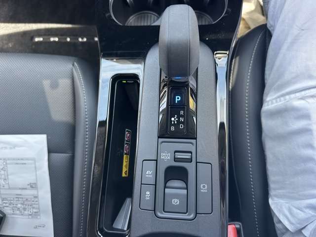 トヨタ プリウス ２．０ Ｚ Ｅ－ＦＯＵＲ ４ＷＤ R6年 (東海) 99