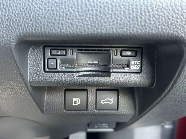 トヨタ クラウン　クロスオーバー　ハイブリッド ２．４ ＲＳ アドバンスト Ｅ－ＦＯＵＲ ＡＤＶＡＮＣＥＤ ４ＷＤ R4年 (東海) 99