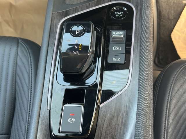 日産 ノートオーラ １．２ Ｇ レザーエディション R6年 (東海) 99