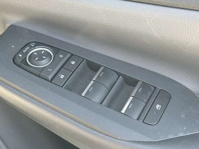 トヨタ プリウス ２．０ Ｚ R5年 (東海) 99