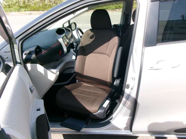 トヨタ シエンタ １．５ Ｇ ウェルキャブ 助手席回転チルトシート車 Ｂタイプ ４ＷＤ H28年 () 99