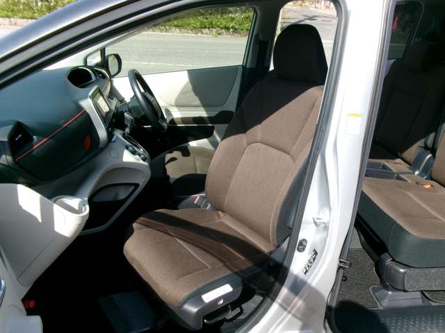 トヨタ シエンタ １．５ Ｇ ウェルキャブ 助手席回転チルトシート車 Ｂタイプ ４ＷＤ H28年 () 99
