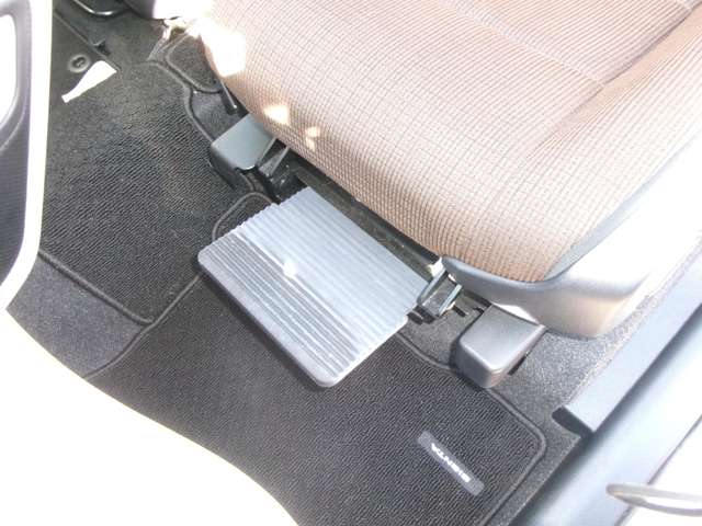 トヨタ シエンタ １．５ Ｇ ウェルキャブ 助手席回転チルトシート車 Ｂタイプ ４ＷＤ H28年 () 99