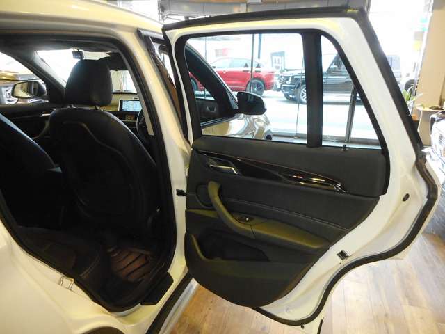 ＢＭＷ Ｘ１ Ｘドライブ ２５Ｉ Ｘライン ４ＷＤ H27年 () 99
