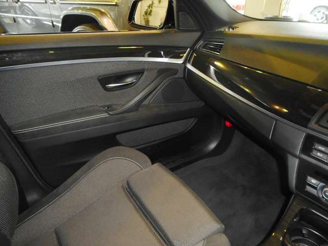 ＢＭＷ ５シリーズ ５２３Ｉ Ｍスポーツパッケージ H24年 () 99
