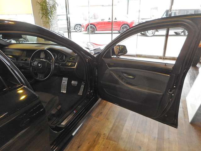 ＢＭＷ ５シリーズ ５２３Ｉ Ｍスポーツパッケージ H24年 () 99
