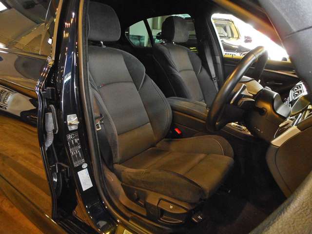 ＢＭＷ ５シリーズ ５２３Ｉ Ｍスポーツパッケージ H24年 () 99