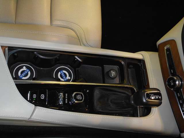 ボルボ ＸＣ９０ Ｄ５ ＡＷＤ インスクリプション ディーゼルターボ ４ＷＤ R2年 () 99