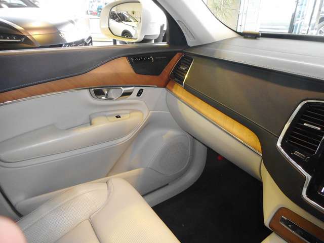 ボルボ ＸＣ９０ Ｄ５ ＡＷＤ インスクリプション ディーゼルターボ ４ＷＤ R2年 () 99