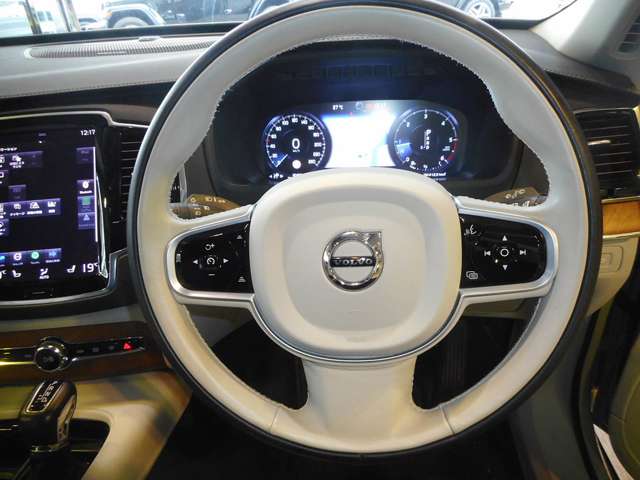 ボルボ ＸＣ９０ Ｄ５ ＡＷＤ インスクリプション ディーゼルターボ ４ＷＤ R2年 () 99