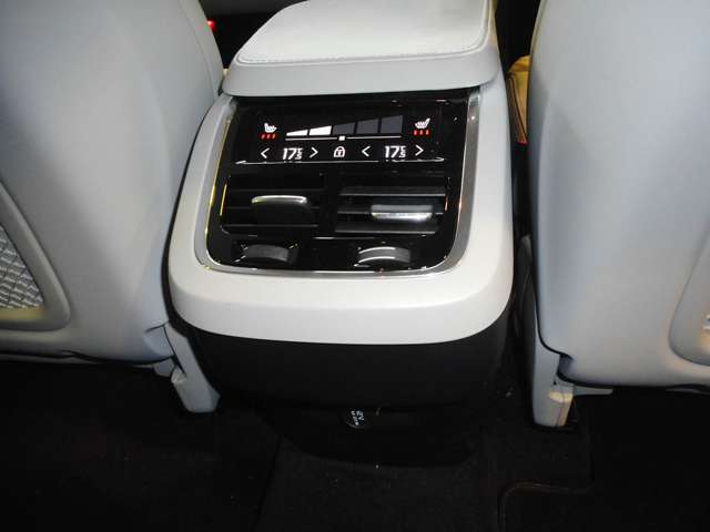 ボルボ ＸＣ９０ Ｄ５ ＡＷＤ インスクリプション ディーゼルターボ ４ＷＤ R2年 () 99