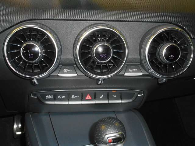 アウディ ＴＴＳ ２．０ ４ＷＤ R2年 () 99