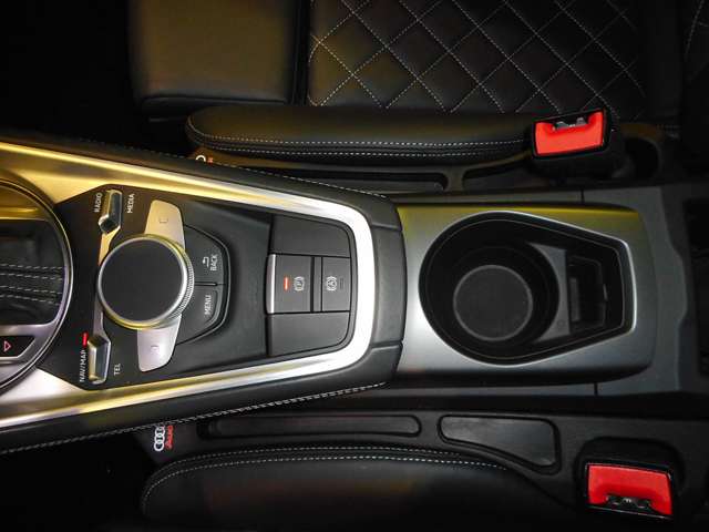 アウディ ＴＴＳ ２．０ ４ＷＤ R2年 () 99