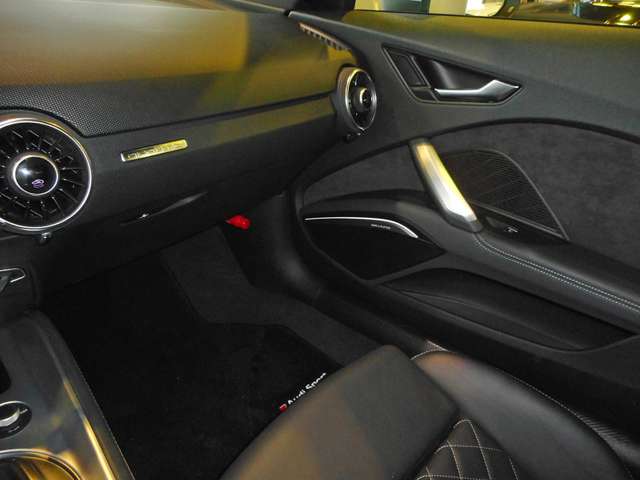 アウディ ＴＴＳ ２．０ ４ＷＤ R2年 () 99