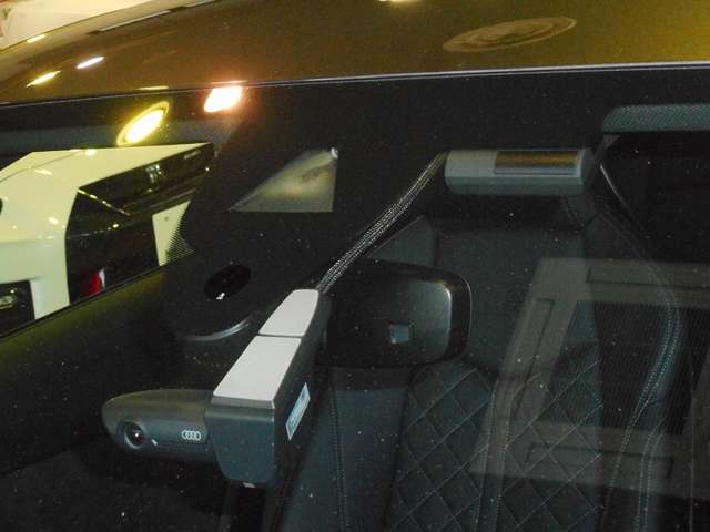 アウディ ＴＴＳ ２．０ ４ＷＤ R2年 () 99