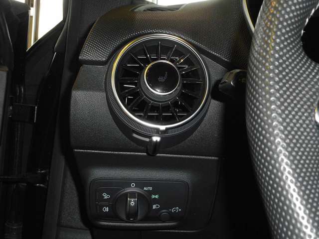アウディ ＴＴＳ ２．０ ４ＷＤ R2年 () 99