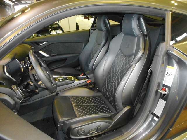 アウディ ＴＴＳ ２．０ ４ＷＤ R2年 () 99