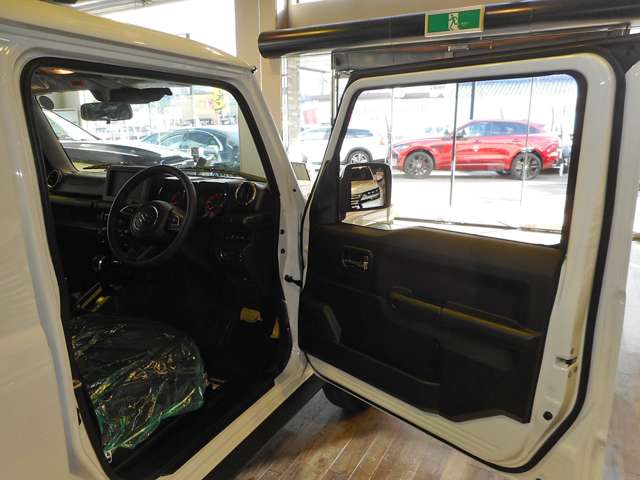 スズキ ジムニー　ノマド １．５ ＦＣ ４ＷＤ R7年 () 99