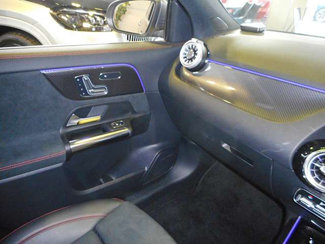 メルセデスベンツ ＧＬＡクラス ＧＬＡ２００ Ｄ ４マチック ＡＭＧライン ディーゼルターボ ４ＷＤ R3年 () 99