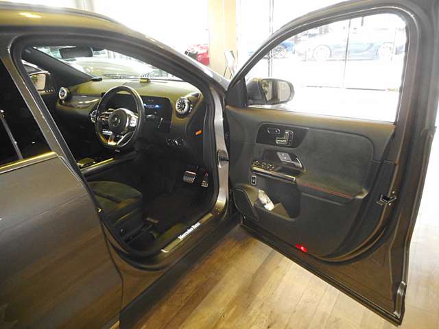メルセデスベンツ ＧＬＡクラス ＧＬＡ２００ Ｄ ４マチック ＡＭＧライン ディーゼルターボ ４ＷＤ R3年 () 99