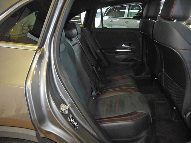 メルセデスベンツ ＧＬＡクラス ＧＬＡ２００ Ｄ ４マチック ＡＭＧライン ディーゼルターボ ４ＷＤ R3年 () 99