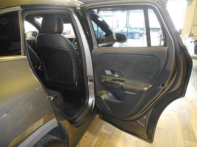 メルセデスベンツ ＧＬＡクラス ＧＬＡ２００ Ｄ ４マチック ＡＭＧライン ディーゼルターボ ４ＷＤ R3年 () 99