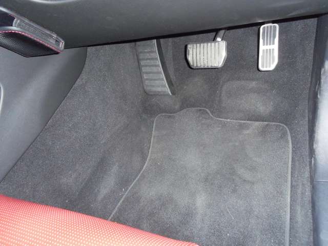 ジャガー Ｆペイス Ｒダイナミック ＨＳＥ ２．０Ｌ Ｐ２５０ ４ＷＤ R3年 () 99