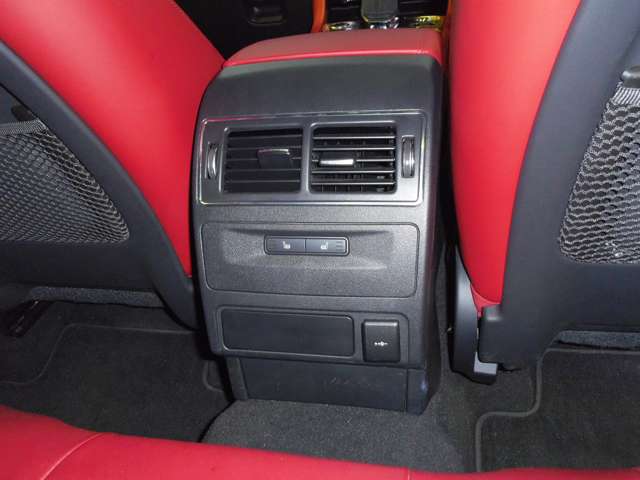 ジャガー Ｆペイス Ｒダイナミック ＨＳＥ ２．０Ｌ Ｐ２５０ ４ＷＤ R3年 () 99