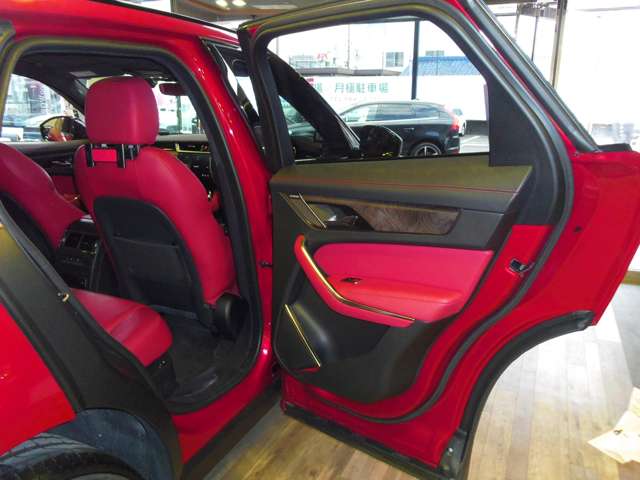 ジャガー Ｆペイス Ｒダイナミック ＨＳＥ ２．０Ｌ Ｐ２５０ ４ＷＤ R3年 () 99