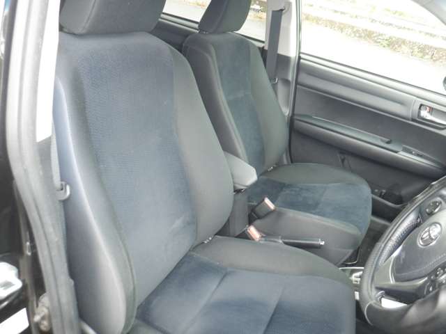 トヨタ カローラフィールダー　ハイブリッド １．５ ハイブリッド Ｇ シートヒーター装着車 H26年 () 99