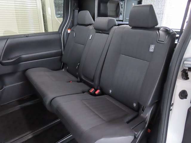 トヨタ ノア ２．０ Ｓ－Ｇ ４ＷＤ R5年 (関東) 99