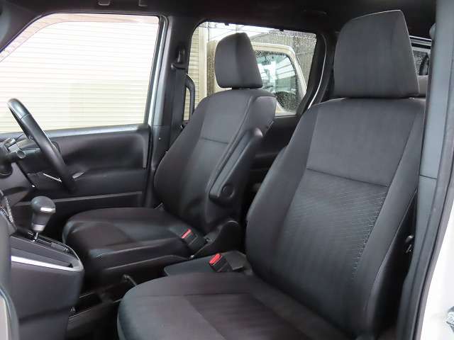 トヨタ ノア ２．０ Ｓ－Ｇ ４ＷＤ R5年 (関東) 99