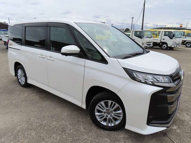 トヨタ ノア ２．０ Ｓ－Ｇ ４ＷＤ R5年 (関東) 99