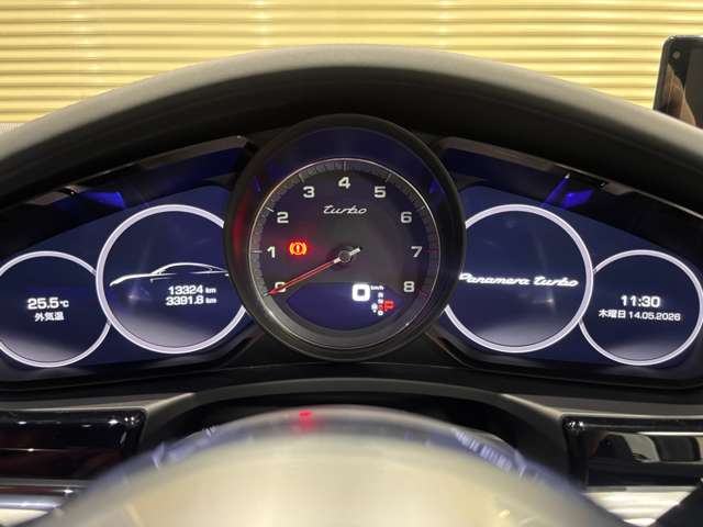 ポルシェ パナメーラ ターボ ＰＤＫ ４ＷＤ R1年 (関東) 99