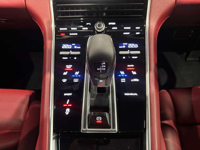 ポルシェ パナメーラ ターボ ＰＤＫ ４ＷＤ R1年 (関東) 99