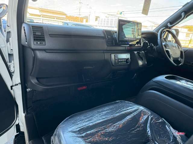 トヨタ ハイエースバン ２．８ スーパーＧＬ ダークプライム Ｓ ロングボディ ディーゼルターボ R7年 (近畿) 99