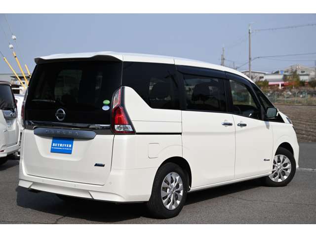日産 セレナ ２．０ Ｘ H29年 (近畿) 99