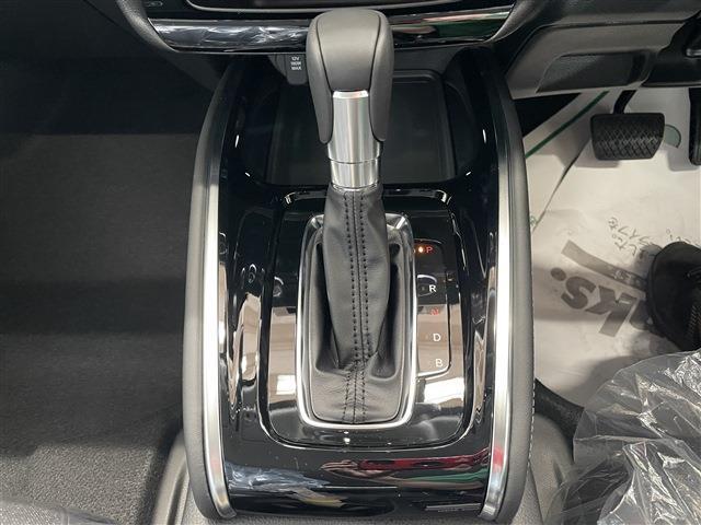 ホンダ ヴェゼル １．５ Ｅ：ＨＥＶ Ｚ ４ＷＤ R7年 (甲信越・北陸) 99