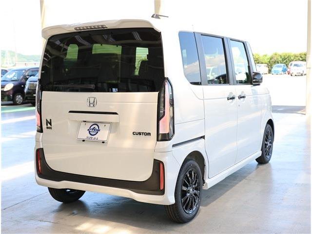 ホンダ Ｎ　ＢＯＸ カスタム ６６０ ブラック スタイル R8年 (東海) 99