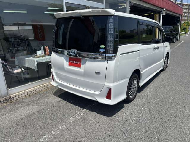 トヨタ ヴォクシー １．８ ハイブリッド ＺＳ 煌ＩＩ H28年 (中国) 99