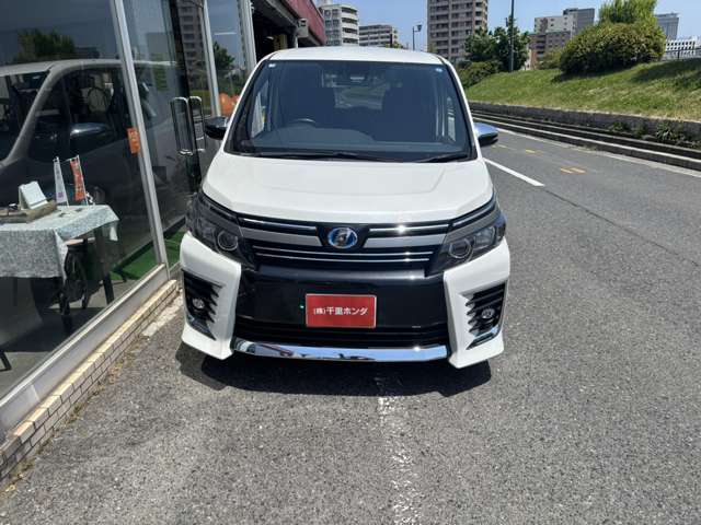 トヨタ ヴォクシー １．８ ハイブリッド ＺＳ 煌ＩＩ H28年 (中国) 99