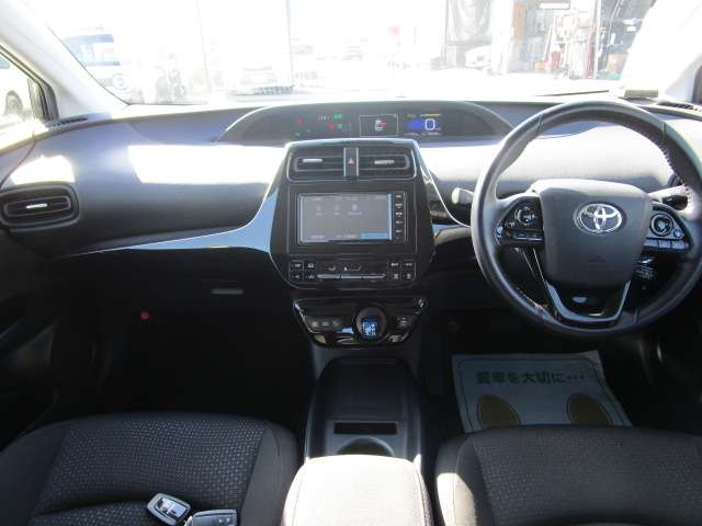 トヨタ プリウス １．８ Ｓ R1年 () 99