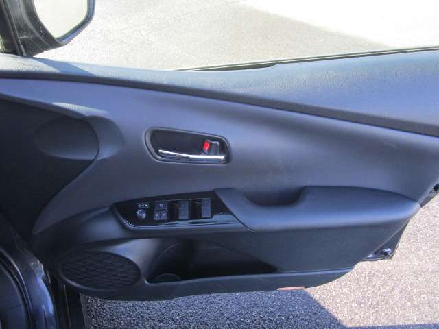 トヨタ プリウス １．８ Ｓ R1年 () 99