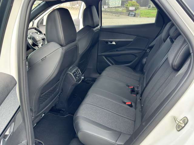 プジョー ３００８ ＧＴライン ブルーＨＤＩ ディーゼルターボ R2年 (甲信越・北陸) 99